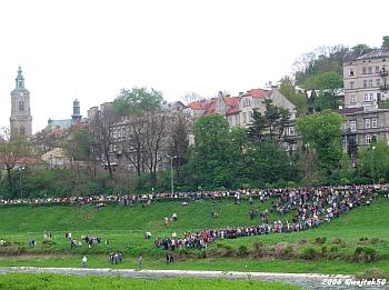 Inscenizacja w 2006 rokuzgromadzia 10-tysiczn publiczno