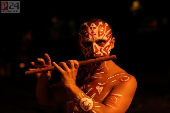 Grzegorz i jego magiczny bambusowy flet poprzeczny wlasnorecznie wykonany ;D kto slyszal wie ze potrafi na nim zagrac!