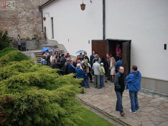 brak wolnych miejsc w sali widowiskowej