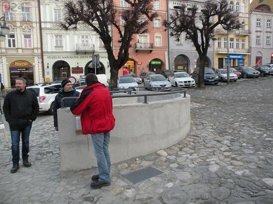 PODZIEMNY PRZEMY�L