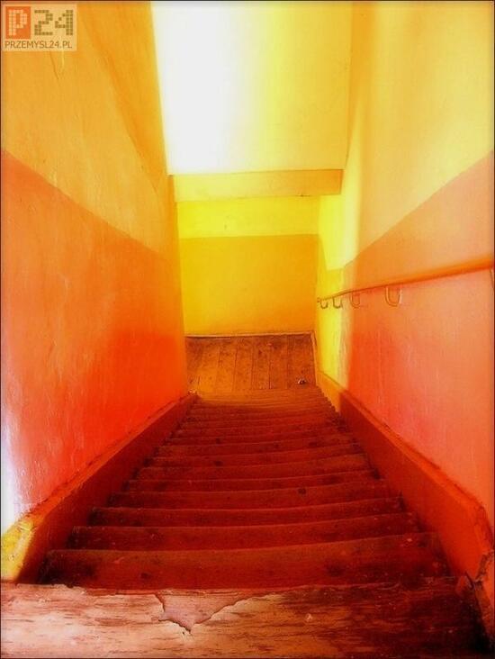 bo w tej kamienicy �yj� szcz�liwi ludzie