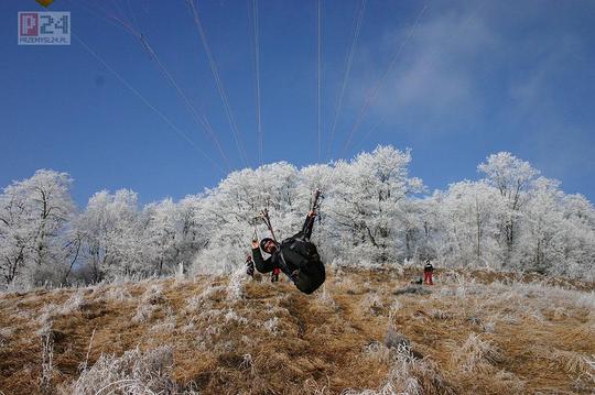 Przed odlotem jeszcze tylko chcia� mnie stratowa�