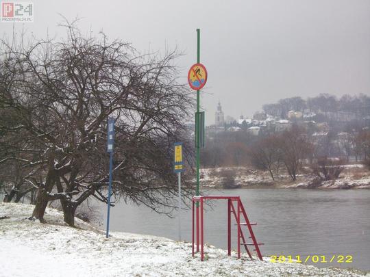 Plaa nad Sanem - w zimie