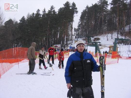 me on hillside ski