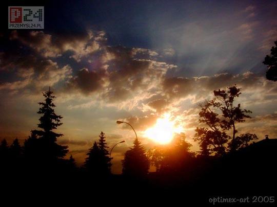 Przemy�l  wsch�d s�onca nad ul. Lwowsk�
