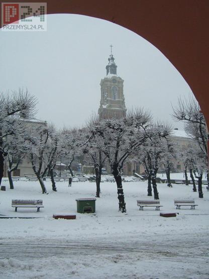 Rynek pod niegiem...